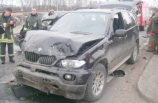 В Великом Новгороде водитель сбил пешехода на «зебре» и скрылся