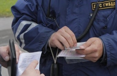 В Новгородском районе сотрудники полиции задержали гражданина, находящегося в федеральном розыске