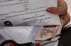 В Кировской области суд апелляционной инстанции по представлению прокуратуры отменил назначение чрезмерно мягкого наказания лицу, признанному виновным в пьяном вождении автомобиля