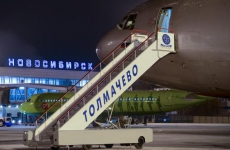 Грузовой Boeing с горящим шасси приземлился в Новосибирске