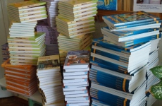 Горячее питание школьников начальных классов и учебники в Коми останутся бесплатными