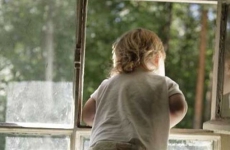 В Пензе прокуратура начала проверку по факту падения ребенка из окна многоквартирного дома