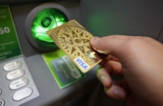 Житель Саранска подозревается в краже денежных средств с найденной на улице банковской карты