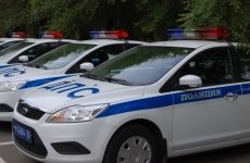 Водитель «Фольцвагена» врезался в остановку и погиб