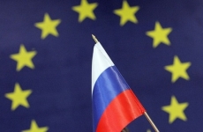 Politico: Евросоюз ограничит импорт стали из России, но продолжит покупать алмазы