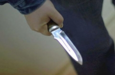 Мужчина искромсал ножом бывшую супругу в примерочной ТЦ