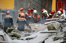 МЧС показало кадры работы на месте обрушения дома в Коми