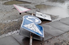 Службы Челябинска приведены в повышенный режим готовности из-за урагана