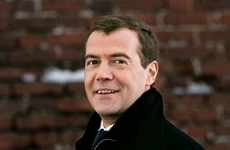Медведев назвал приоритеты бюджета: увеличение, повышение и рост