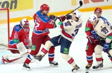 Задержанному хоккеисту сборной России вызвали скорую