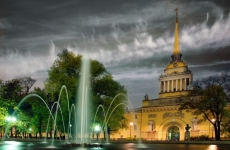 Подсветка фонтана на площади Ленина вышла из строя