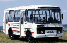 Пассажирский автобус врезался в иномарку в Биробиджане